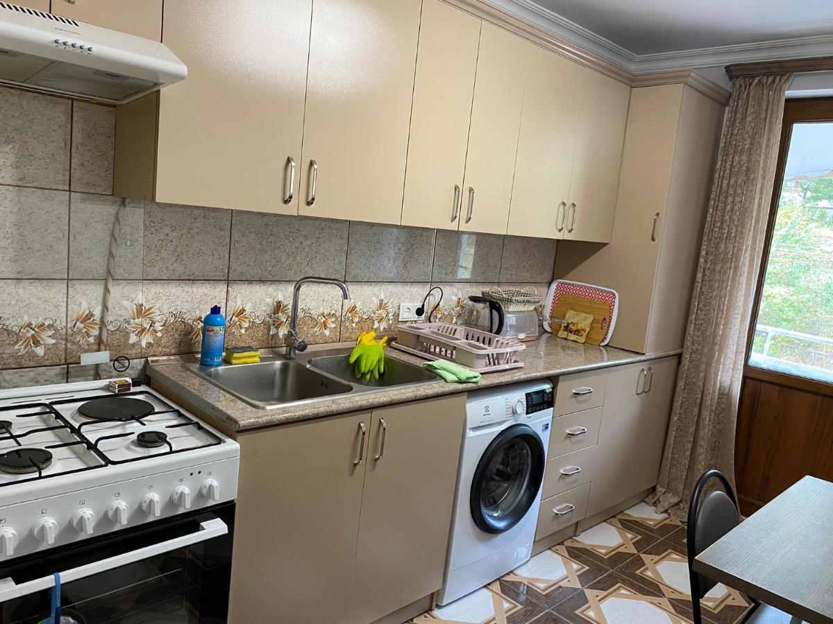 Lovely 2-Bedroom Apartment Near Ayb School Dilijan Ngoại thất bức ảnh