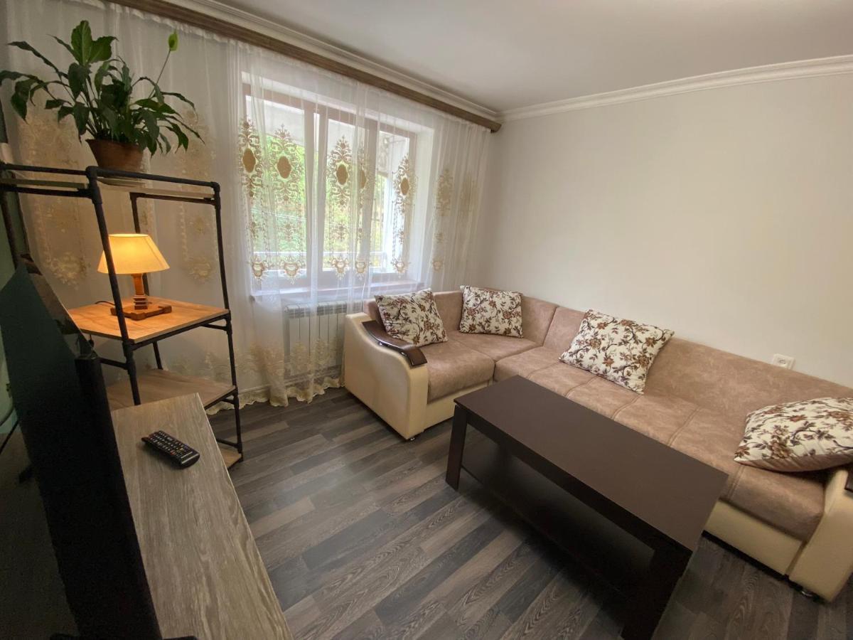 Lovely 2-Bedroom Apartment Near Ayb School Dilijan Ngoại thất bức ảnh